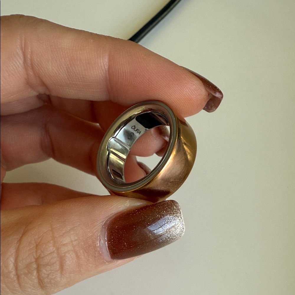 Oura Ring 4 in Rose Gold